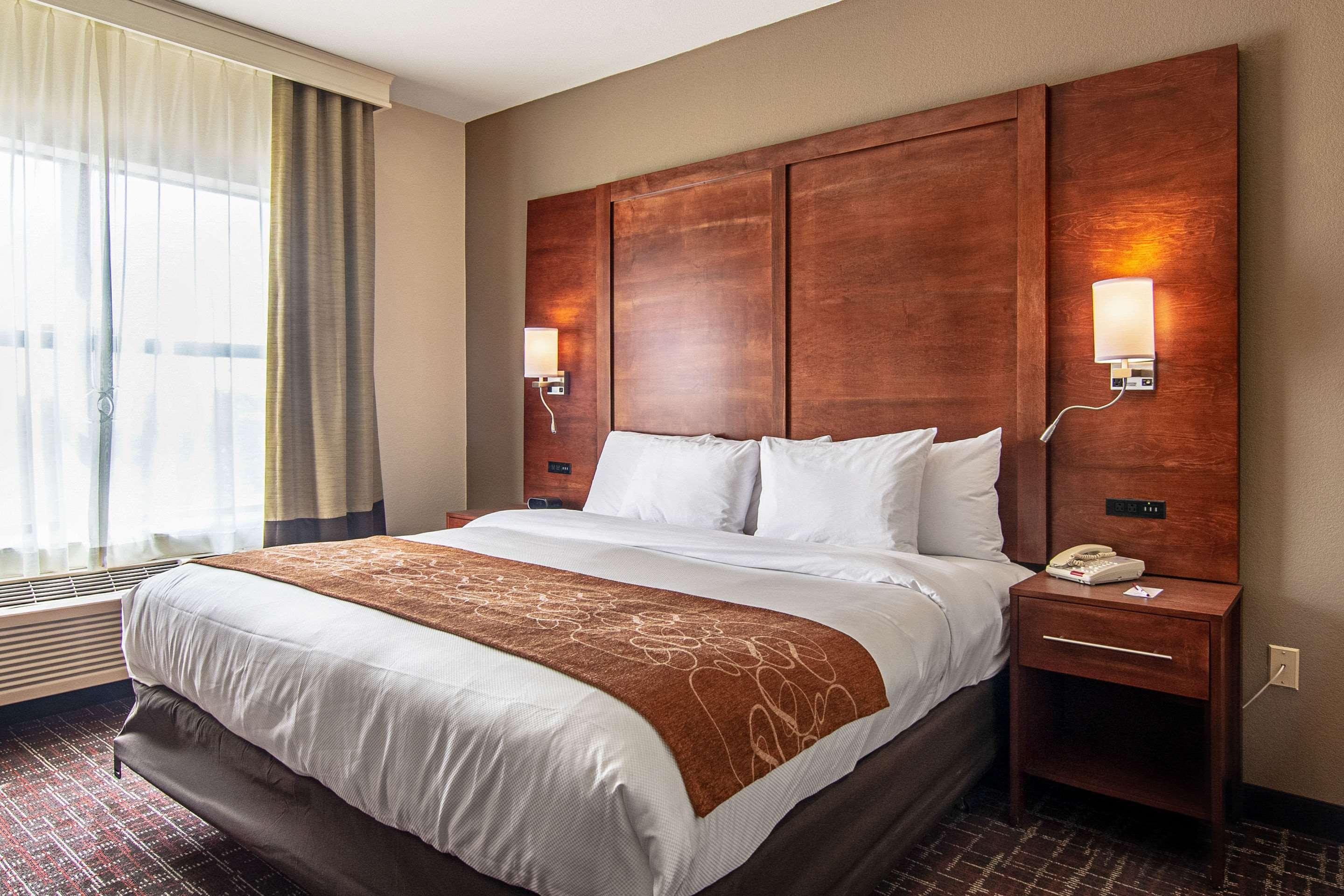 Comfort Suites Nw Dallas Near Love Field Bagian luar foto