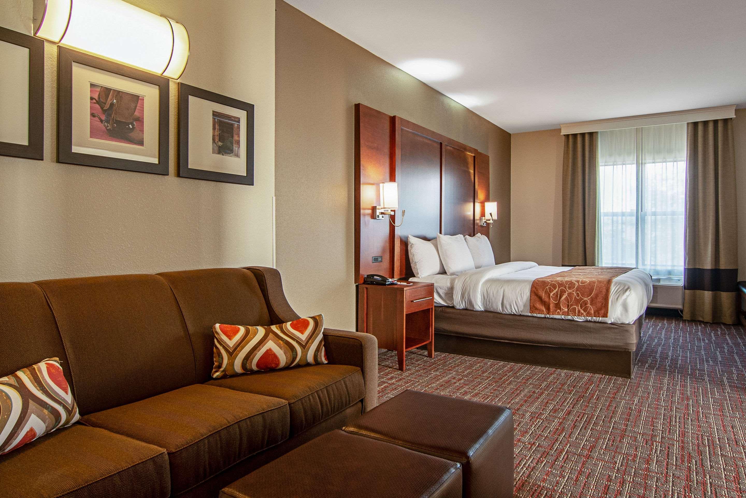 Comfort Suites Nw Dallas Near Love Field Bagian luar foto