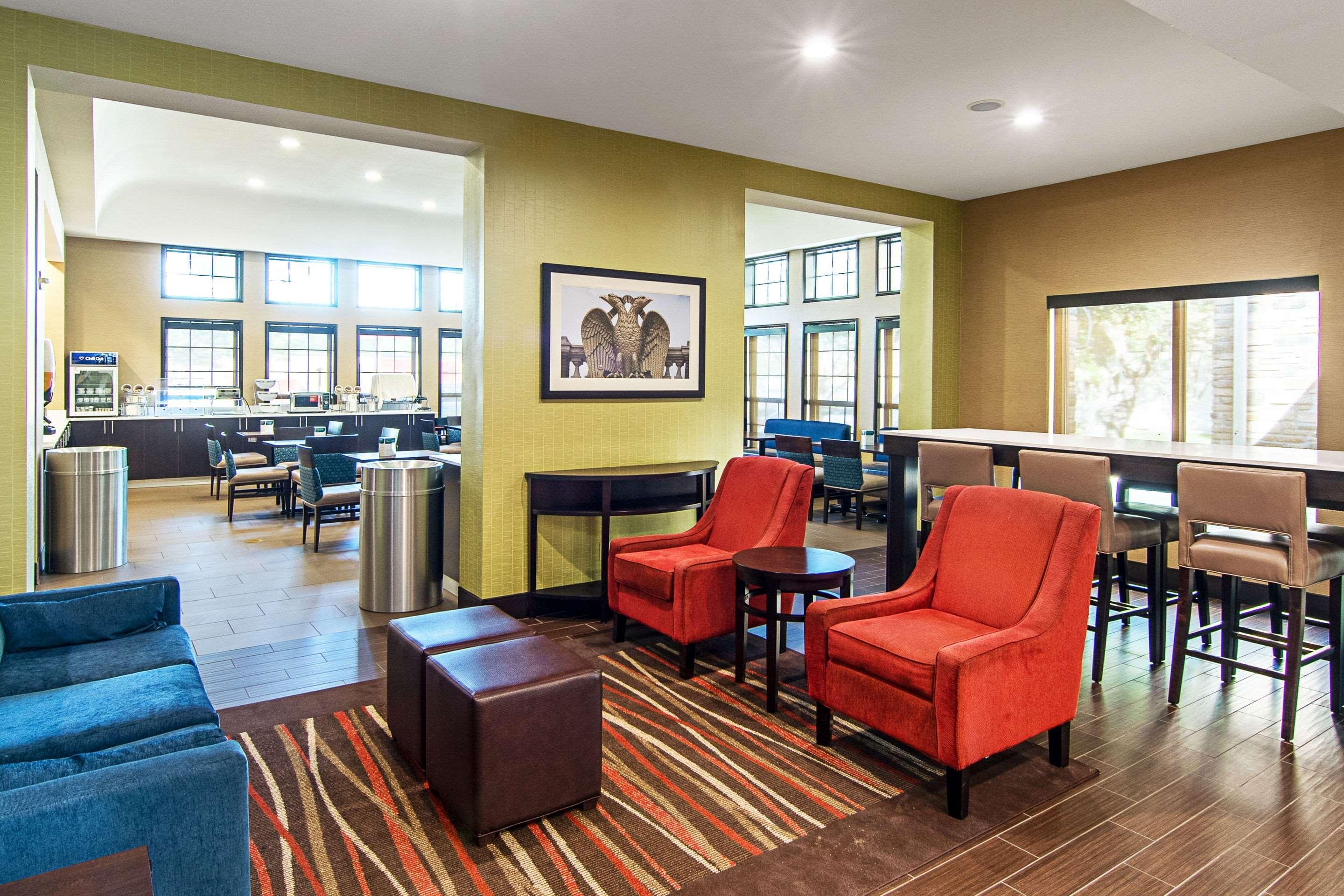 Comfort Suites Nw Dallas Near Love Field Bagian luar foto