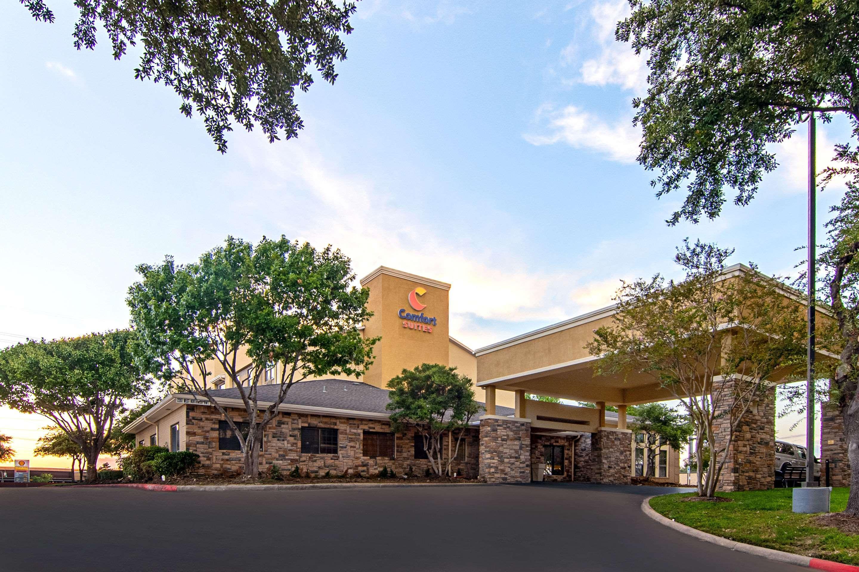 Comfort Suites Nw Dallas Near Love Field Bagian luar foto