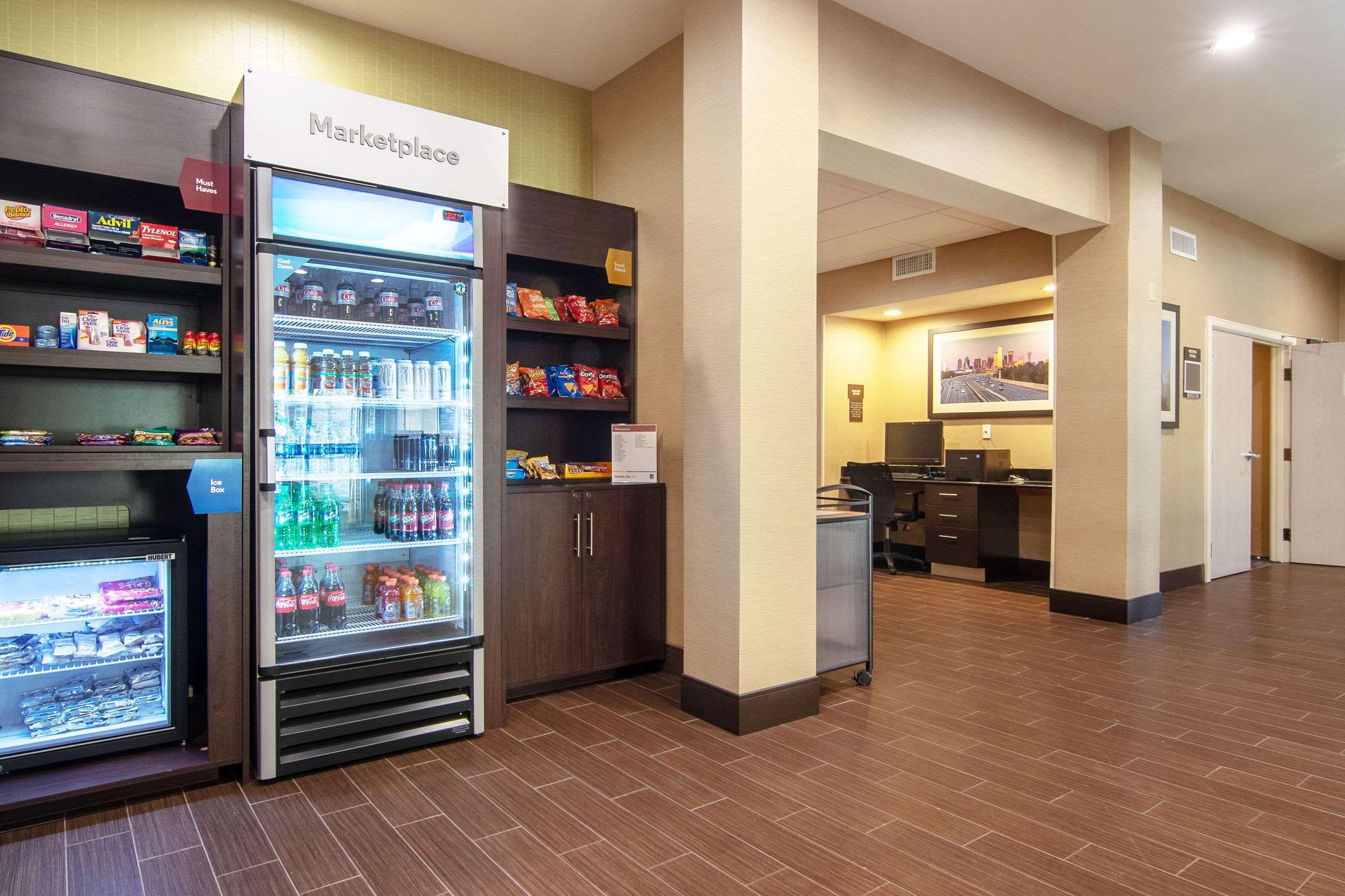 Comfort Suites Nw Dallas Near Love Field Bagian luar foto
