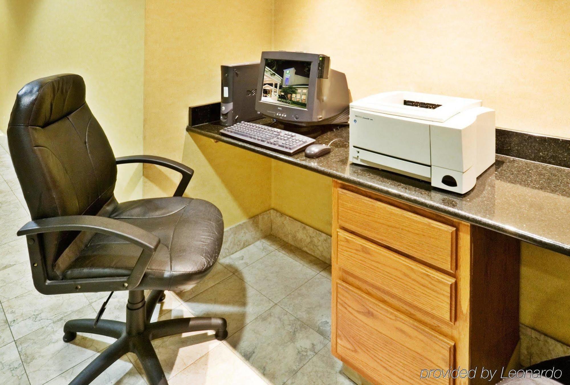 Comfort Suites Nw Dallas Near Love Field Bagian luar foto
