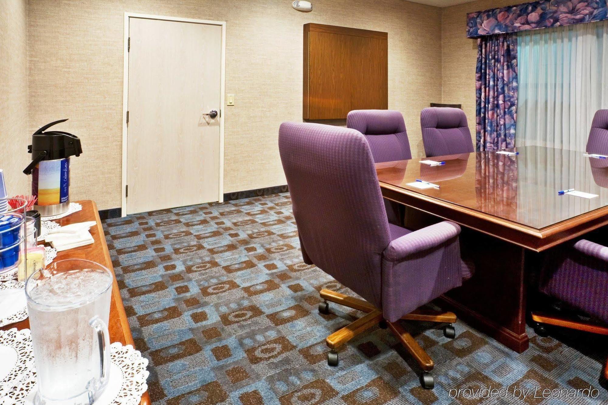 Comfort Suites Nw Dallas Near Love Field Bagian luar foto